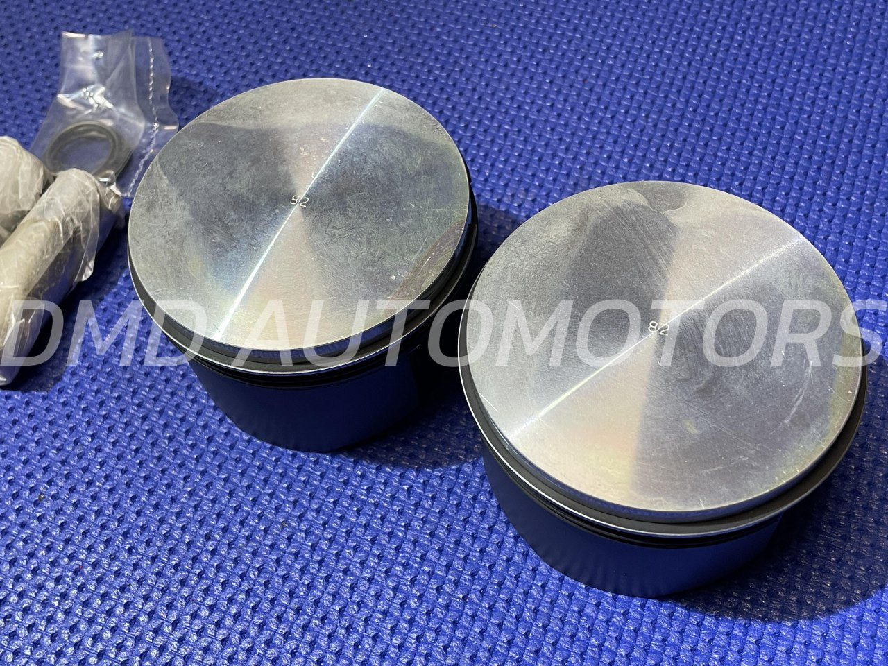 PISTONI ASSO STAMPATI PER FIAT 500/126 ⌀ 82 MM, DUE SEGMENTI, COMPRESSIONE 25, SPINOTTO 20